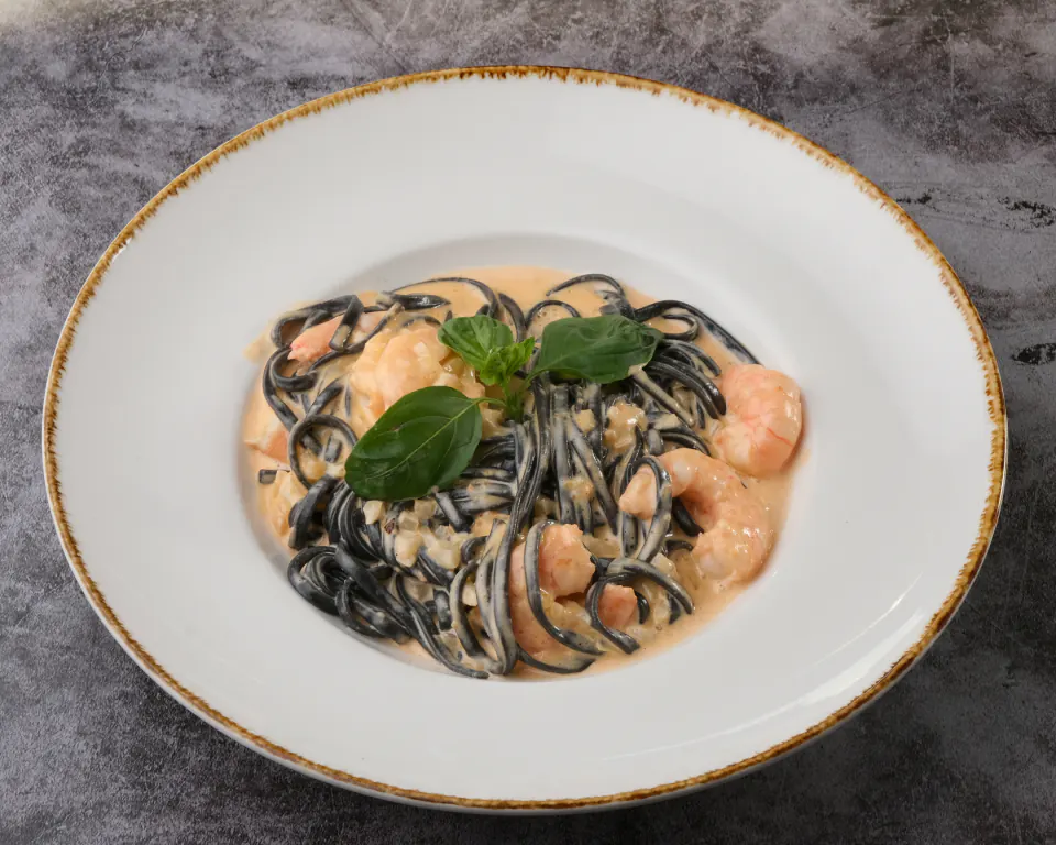Linguini Nero Gamberoni